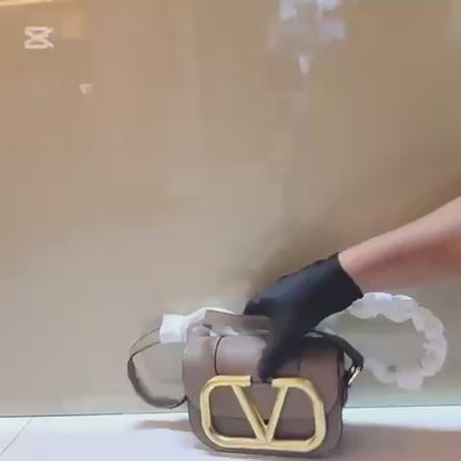 VALENTINO 

COPY ONE NEW CAME 

WITHBOX 
🎁🎁🎁

130 dhs🪙🖤

Zain39
♥️♥️♥️