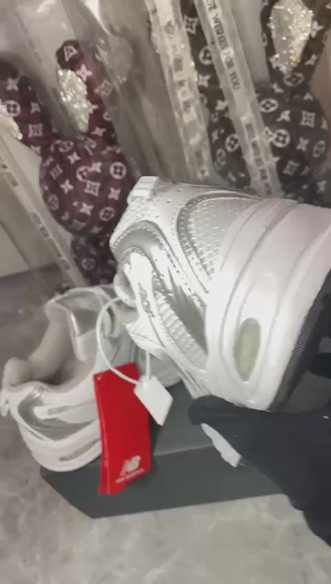New Balance 530 "White Silver Metallic"
36-45 AVAILABLE 🤩
160 dhs🪙

Zain242
♥️♥️♥️