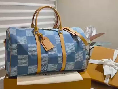 LV

TRAVELLING BAG COPY ONE 

SPECIAL OFFER ONLY 

125 dhs🪙🌨️
⛔️

Zain39
♥️♥️♥️