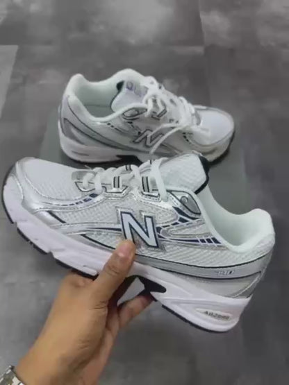 New Balance 740 Navy White ，
Size 36-45 ，
180 dhs🪙🌨️

Zain18
♥️♥️♥️