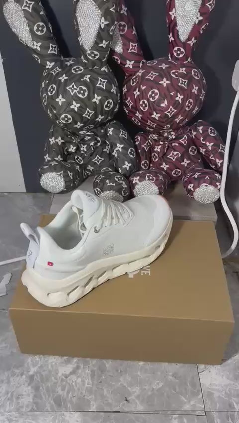 LOEWE x On Cloudtilt 2 ‘White’🤍
36-45 AVAILABLE 🤩
210 dhs🪙💚

Zain242
♥️♥️♥️