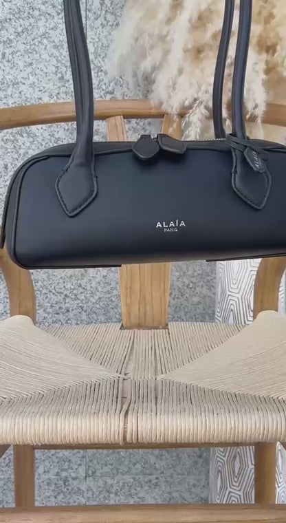 ALAIA

27cm
340 dhs🪙🌨️

Top quality

Zain167
♥️♥️♥️