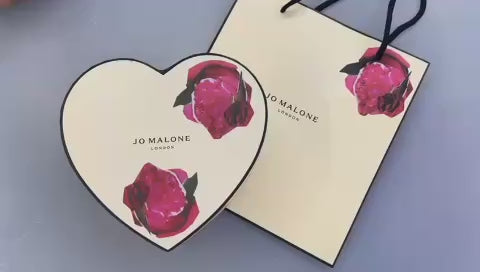 Jo Malone 5in1 set
95 dhs🇦🇪

3pcs hand cream 
- English pear
- Wood sage 
- Lime basil
1pc cologne - wild bluebell
1pc body cream -wild bluebell

Zain01
♥️♥️♥️