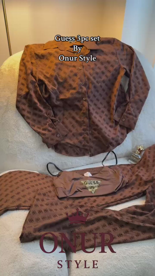 guess set
طقم 3 قطع متوفر ب 3 ألوان 
قماش فخم والكتابة بالمخمل وبنفس الوقت بارد♥️

Set 3pc 
Available in 3 color (brown, burgundy, beige)
Luxurious fabric, all writing in velvet ♥️


230 dhs

OnurStyle 

اطلبوها من الوتس المثبت في الأعلى👆🏻👆🏻

تواصلو م