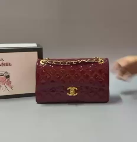 CHANEL 

WITH BOX  
🎁🎁🎁

105 dhs🪙💕
SIZE: 25cm

Zain39
♥️♥️♥️
