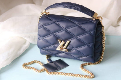 LV 
Master
430 dhs🌺

Zain10
♥️♥️♥️