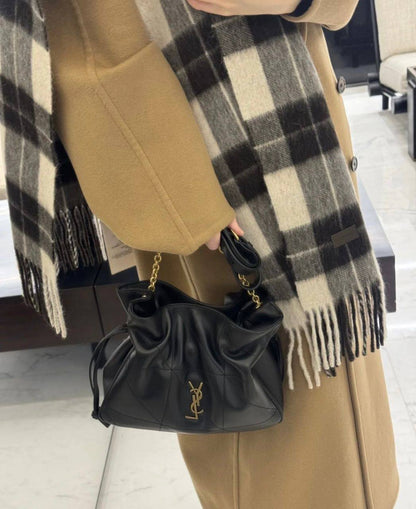 YSL
110 dhs🗽
SIZE：26×18×12.5cm
Good quality 

with box
🎁🎁🎁

Zain35
♥️♥️♥️