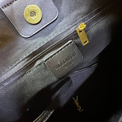 YSL
 GOOD QUALITY 
120 dhs✅

Zain39
♥️♥️♥️