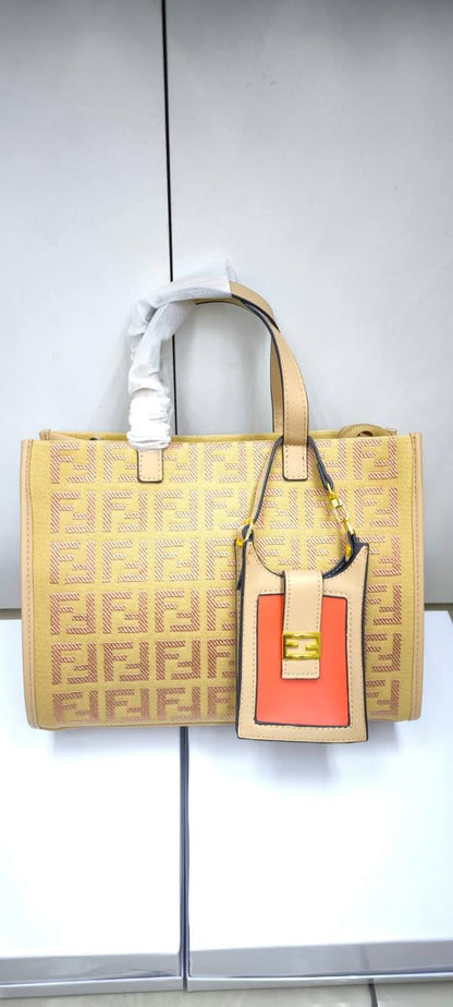 Fendi
95 dhs✅

Zain203
♥️♥️♥️
