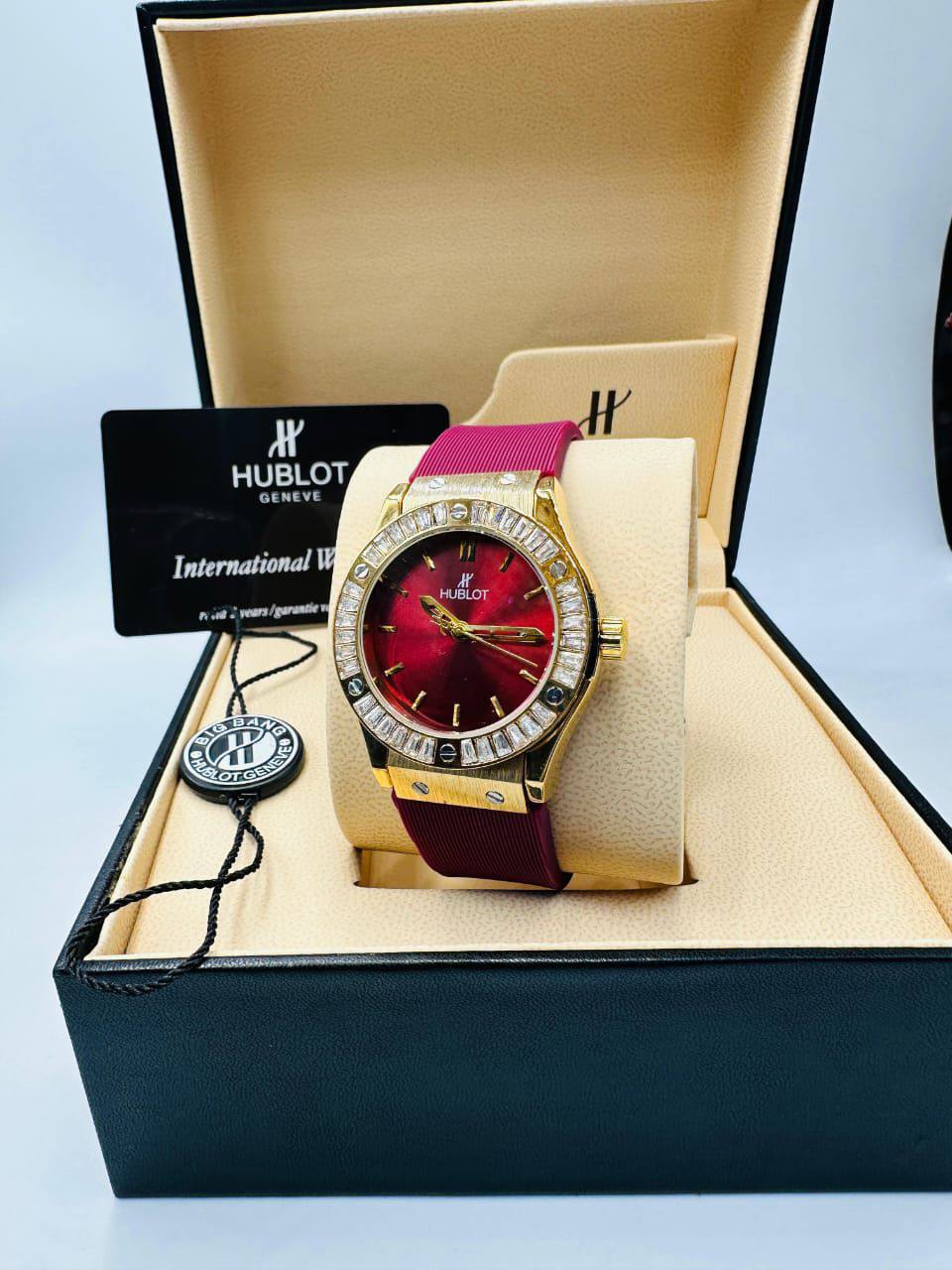 Hublot ladies 
70 dhs🪙💕

Zain08
♥️♥️♥️