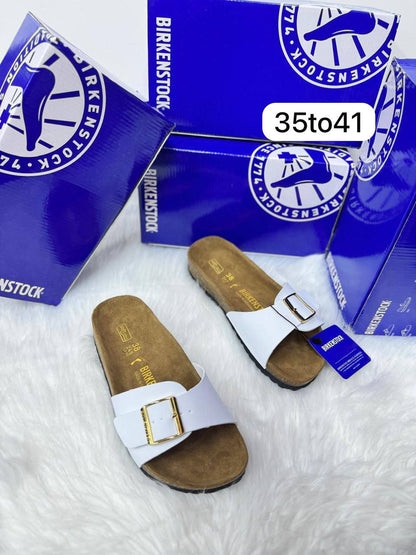 BRIKENSTOCK 

SIZE mention on picture 
105 dhs🇦🇪🇦🇪

Zain21
♥️♥️♥️