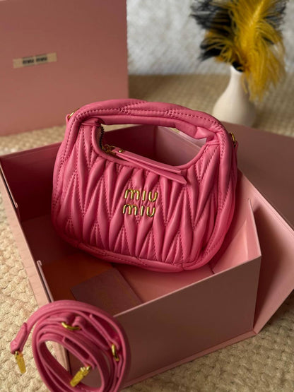Available Again✨✨✨
MIU MIU

18cm
280 dhs🪙🌺

22cm
300 dhs🪙🌺

Top quality 
With box🎁

Zain167
♥️♥️♥️