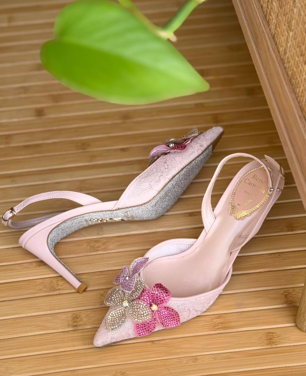 Rene Caovilla
Super Master
𝗦𝗶𝘇𝗲 𝟯𝟲 𝘁𝗼𝗼 𝟰𝟭 
500 dhs🇦🇪🇦🇪

Zain303
♥️♥️♥️