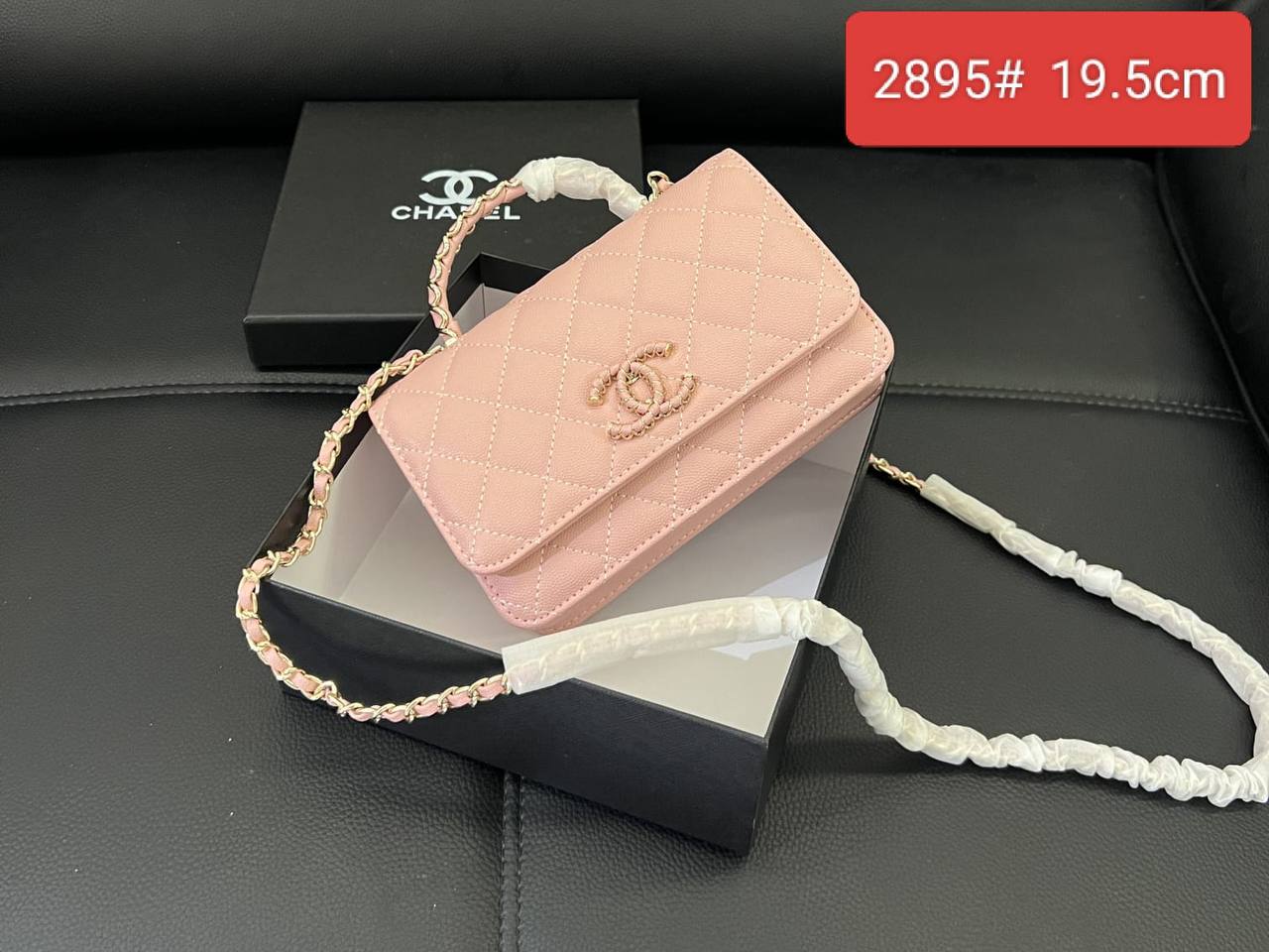 Chanel
100 dhs🇦🇪🇦🇪 
with box high quality20cm

Zain26
♥️♥️♥️