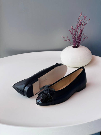 CHANEL ❤️🖤💛
Size 36-41
_Super master high quality*_ 
380 dhs✅

Zain176
♥️♥️♥️