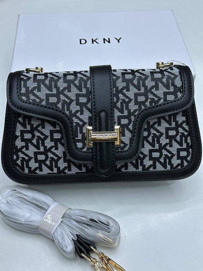Dkny
Good quality 
Size 23cm
100 dhs✅
With box 📦

Zain70
♥️♥️♥️