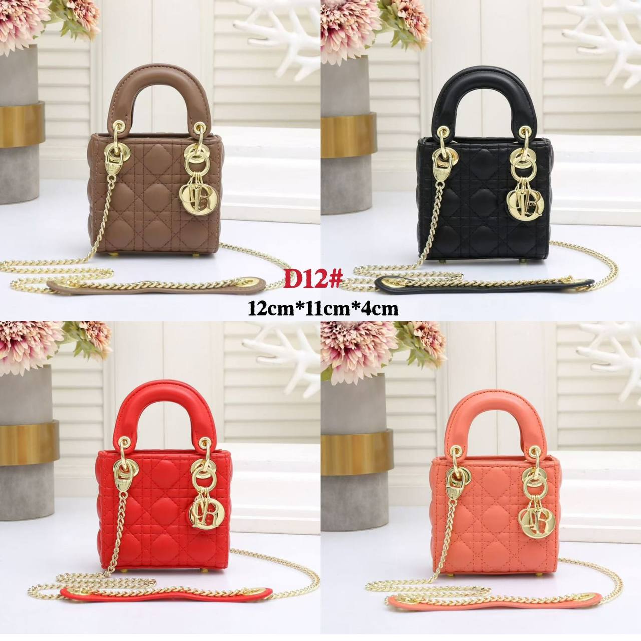 DIOR MINI SIZE 

GOOD QUALITY 

WITH BOX 
🎁🎁🎁

110 dhs✅

Zain295
♥️♥️♥️