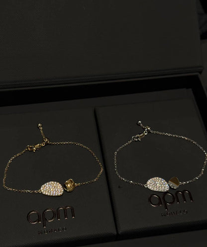 *APM* bracelet 💕
Master quality 

45 dhs🪙
simple box🎁

55 dhs🪙
Master box 🗃️

Zain48
♥️♥️♥️