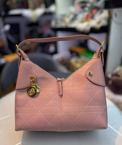 DIOR 

95 dhs🪙🌨️

Good Quality

Zain90
♥️♥️♥️