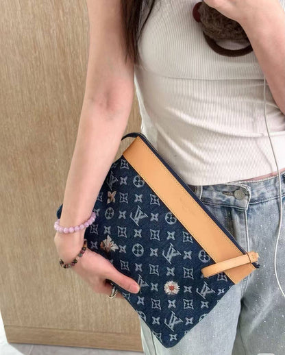 🌿💗*Louis Vuitton*😍🍃
    
            🍂 🩵🤍 🍂
For Price 👇 WhatsApp✅
0568585901 
0507557372
0552275751 Owner Zain 👌

Zain246
♥️♥️♥️