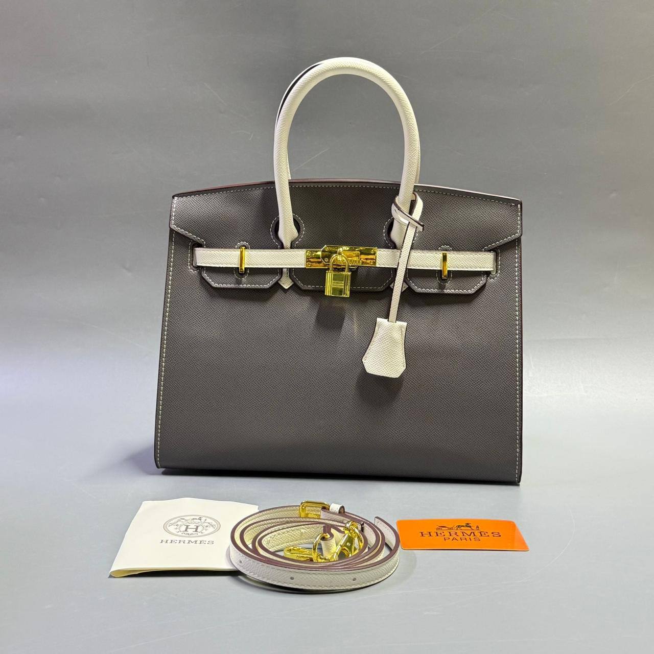 HERMES 
GOOD QUALITY 
120 dhs🇦🇪🇦🇪
SIZE: 30cm

Zain295
♥️♥️♥️