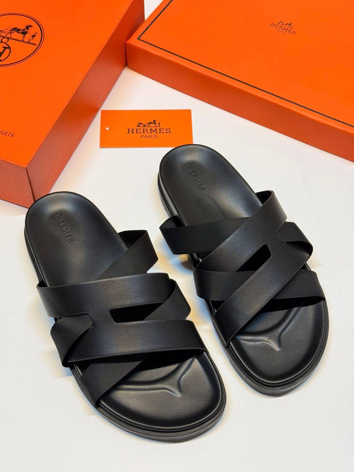 NEW CAME
HERMES SLIPPER
GOOD QUALITY
100 dhs🗽
Size 39-44

Zain40
♥️♥️♥️