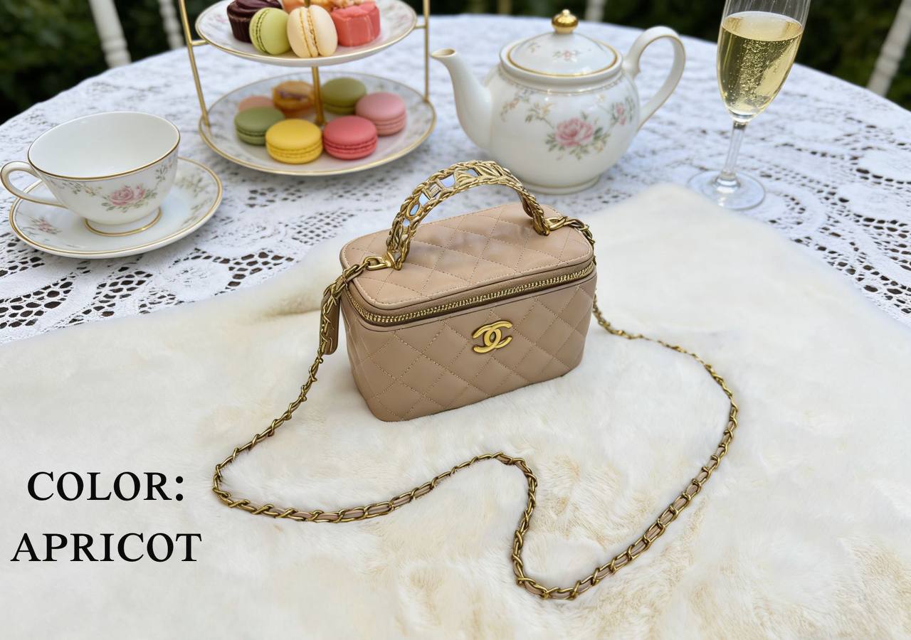 Chanel ᴠᴀɴɪᴛʏ ᴛᴏᴘ ʜᴀɴᴅʟᴇ
ᴍɪʀʀᴏʀ ɪɴsɪᴅᴇ
ᴡɪᴛʜʙᴏx🎁
Caviar ᴍᴀᴛᴇʀɪᴀʟ 
sɪᴢᴇ:18ᴄᴍ
100 dhs✅

Zain56
♥️♥️♥️