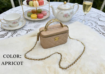 Chanel ᴠᴀɴɪᴛʏ ᴛᴏᴘ ʜᴀɴᴅʟᴇ
ᴍɪʀʀᴏʀ ɪɴsɪᴅᴇ
ᴡɪᴛʜʙᴏx🎁
Caviar ᴍᴀᴛᴇʀɪᴀʟ 
sɪᴢᴇ:18ᴄᴍ
100 dhs✅

Zain56
♥️♥️♥️