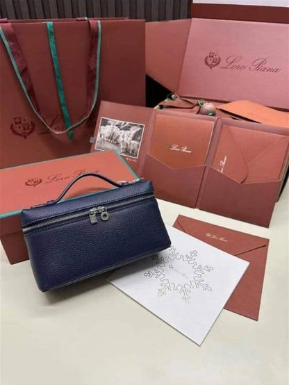 Loro Piana

100 dhs✅

With Box
🎁🎁🎁

Zain50
♥️♥️♥️
