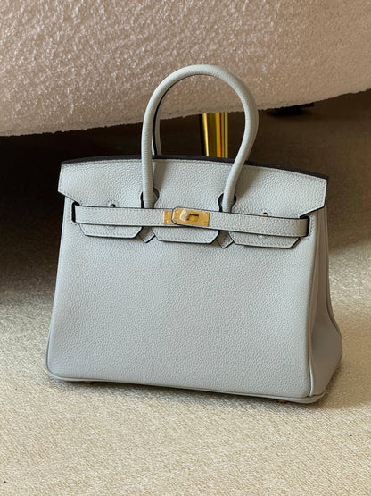 Hermes birkin 25cm💕master quality😍

with box❤️
🎁🎁🎁

400 dhs🪙🌨️

Zain52
♥️♥️♥️