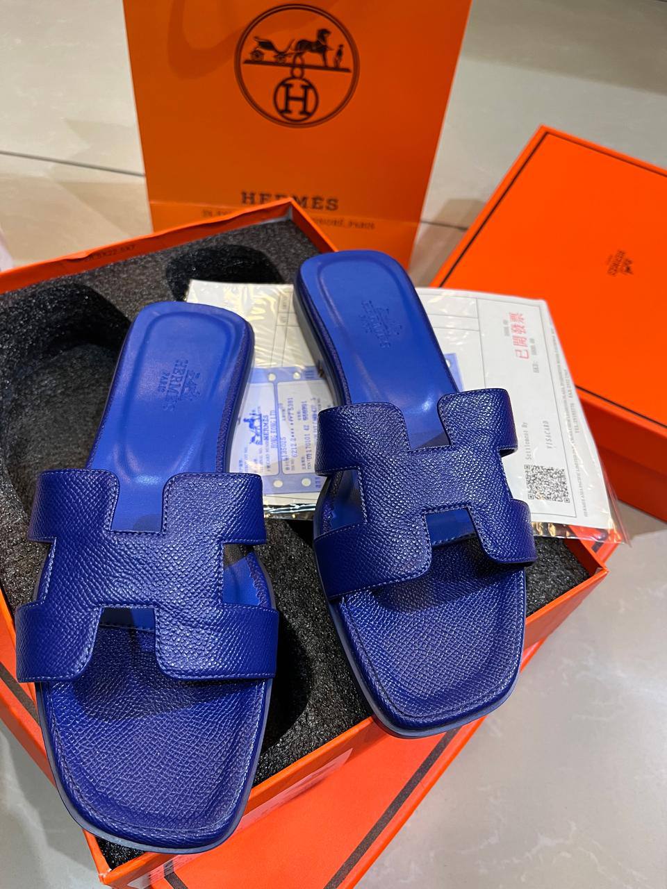 Hermes

Size:36 to 42

85 dhs🪙🌺

Zain241
♥️♥️♥️