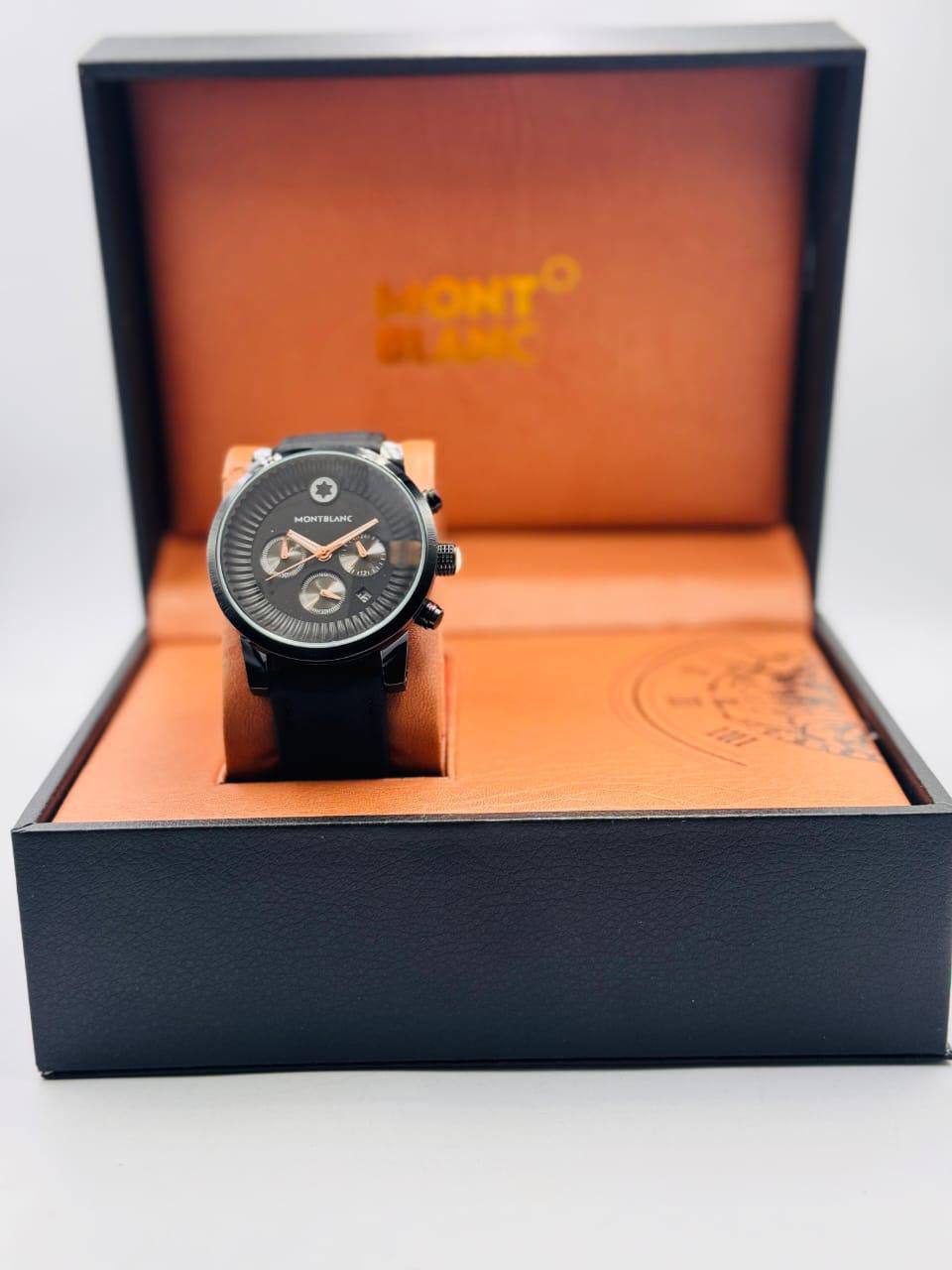 Mont blanc Men
*chronograph working*
*offer price 
55 dhs🪙🌨️

Zain08
♥️♥️♥️