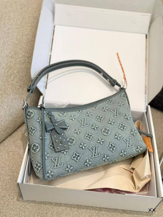 LV
Master💓💓
350 dhs✅

Zain297
♥️♥️♥️