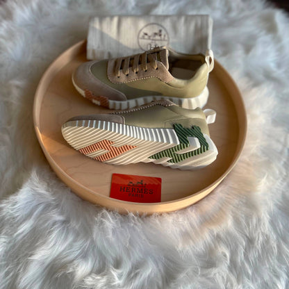 Hermes
Master quality 
Size: 36 to 41
450 dhs✅

Zain318
♥️♥️♥️