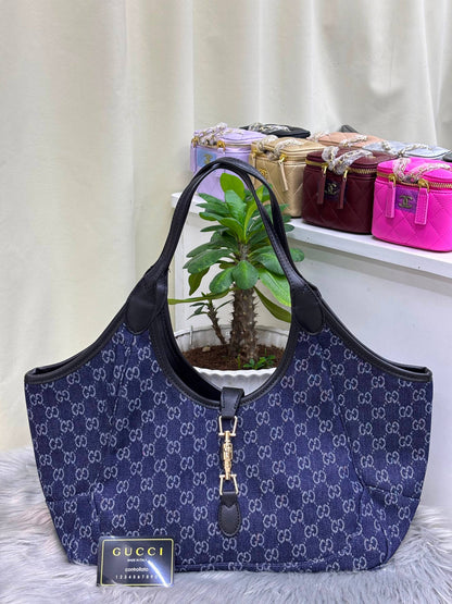 GUCCI

SIZE  38CM
120 dhs🇦🇪🇦🇪

Zain51
♥️♥️♥️