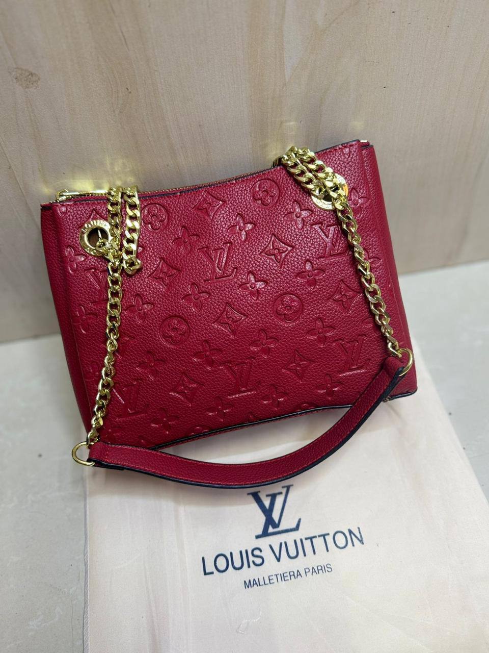 🎉 Offer 🎊  LV Surene
1⃣️ First quality
Size: 23 * 14 cm
70 dhs🪙🌨️
Limit Stock ⛔️⛔️

Zain115
♥️♥️♥️