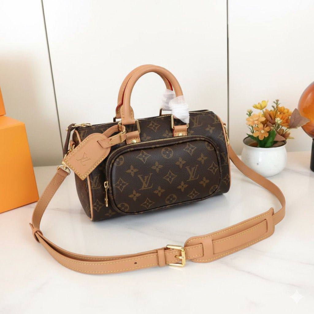 LV 
COPY ONE 🔥
GOOD QUALITY 💯
170 dhs✅
WITH BOX 📦

Zain28
♥️♥️♥️
