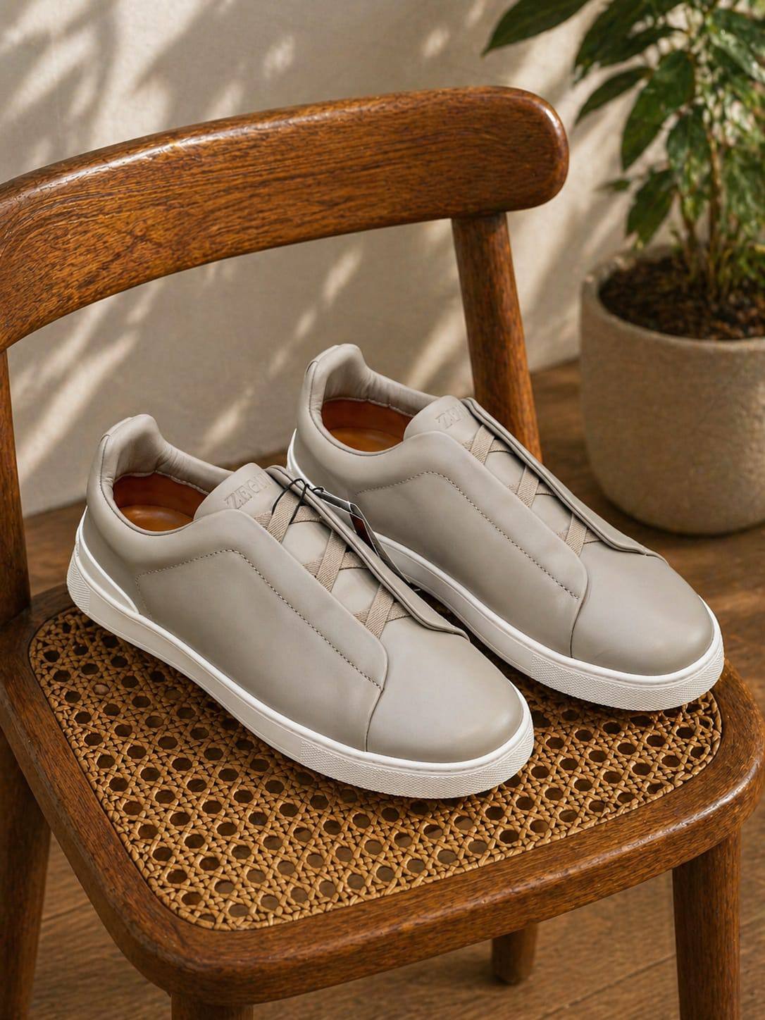 ZEGNA SHOES FOR MEN MASTER QUALITY
290 dhs🇦🇪🇦🇪

SIZES - 40-41-42-43-44-45-46

Zain58
♥️♥️♥️