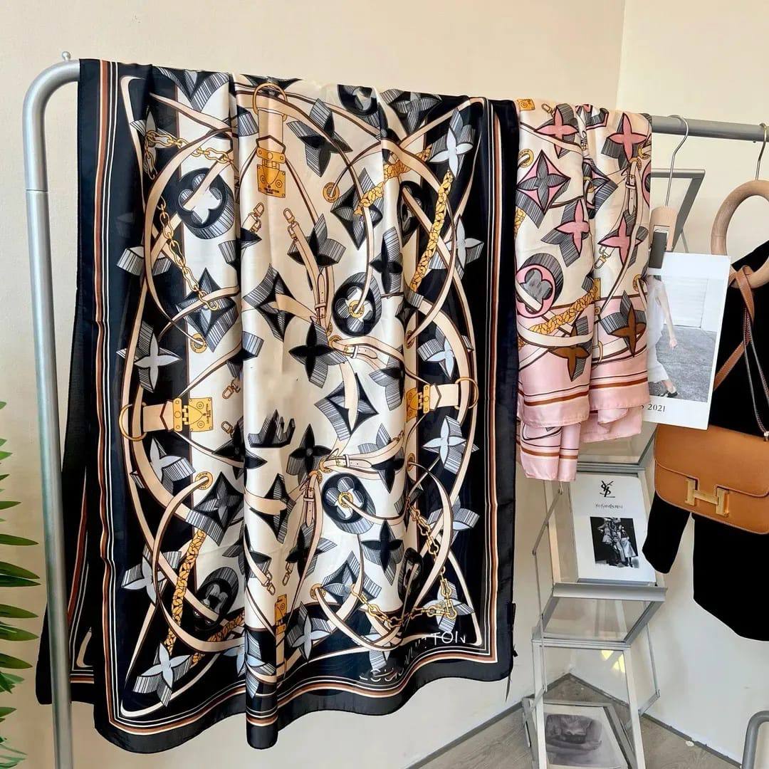 LV Silk 
Scarves Length:
80cm-100cm
70 dhs🇦🇪🇦🇪
with box

Zain312
♥️♥️♥️