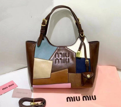MIU MIU 
NEW CAME HIG QUALITY 
125 dhs❣️

Zain279
♥️♥️♥️