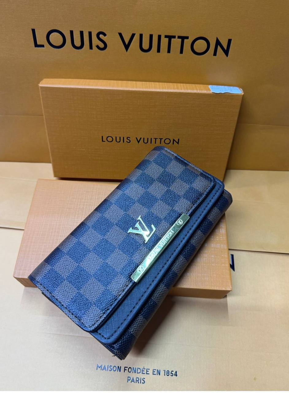 LV
With box
🎁🎁🎁

30 dhs🪙🌨️

Zain93
♥️♥️♥️