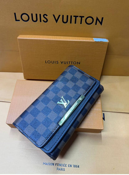 LV
With box
🎁🎁🎁

30 dhs🪙🌨️

Zain93
♥️♥️♥️