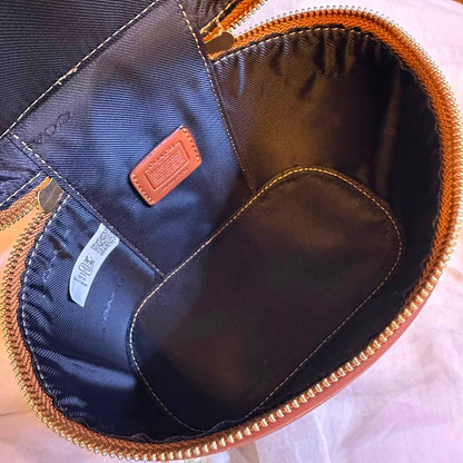 COACH  
MACK UP BOX 
HIGH QUALITY 
WITH BOX 
110 dhs💓

Zain295
♥️♥️♥️