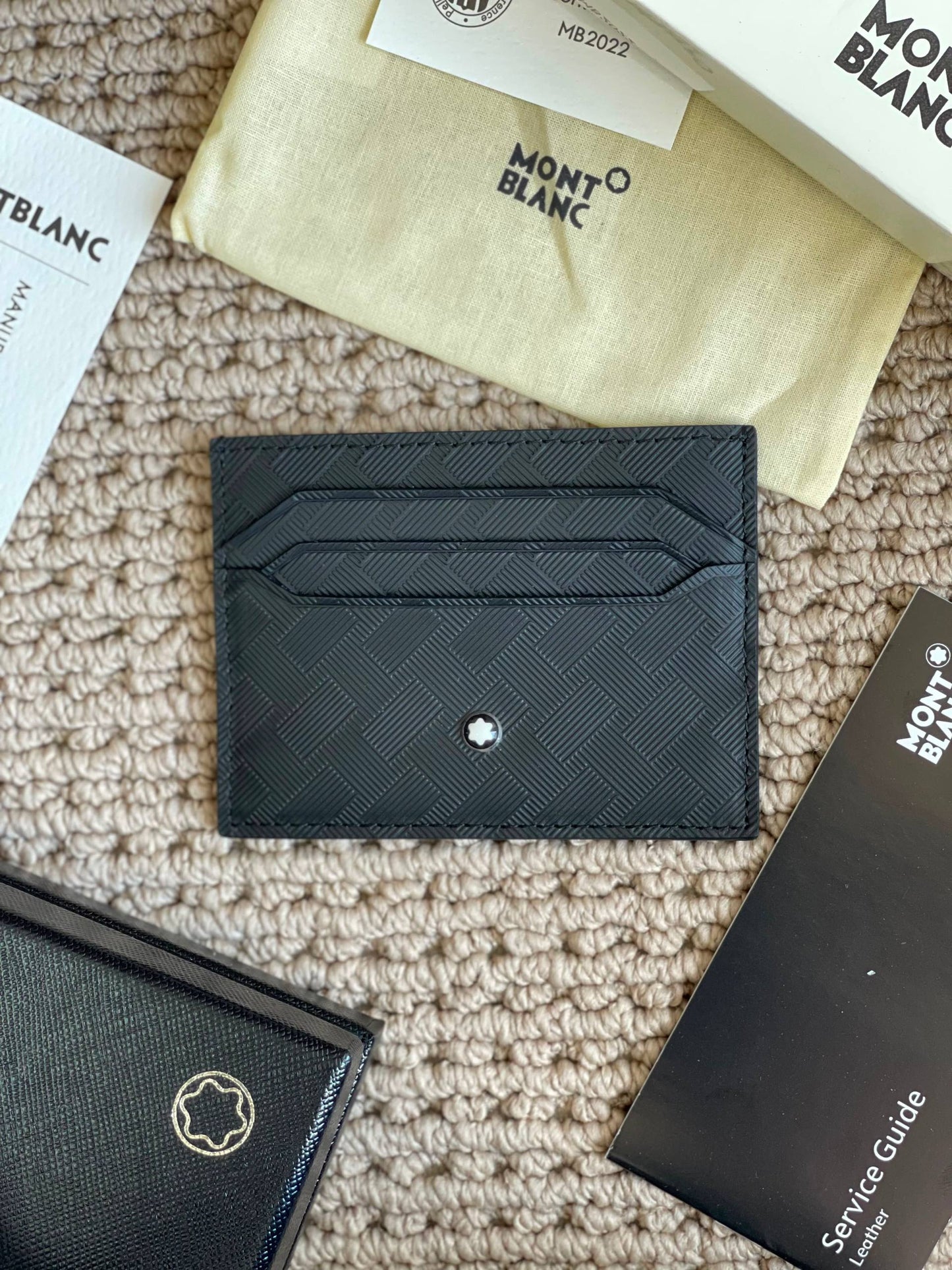 MONT BLANC
*Card Holder*
*Super Master Quality*
350 dhs🇦🇪🇦🇪

Zain179
♥️♥️♥️