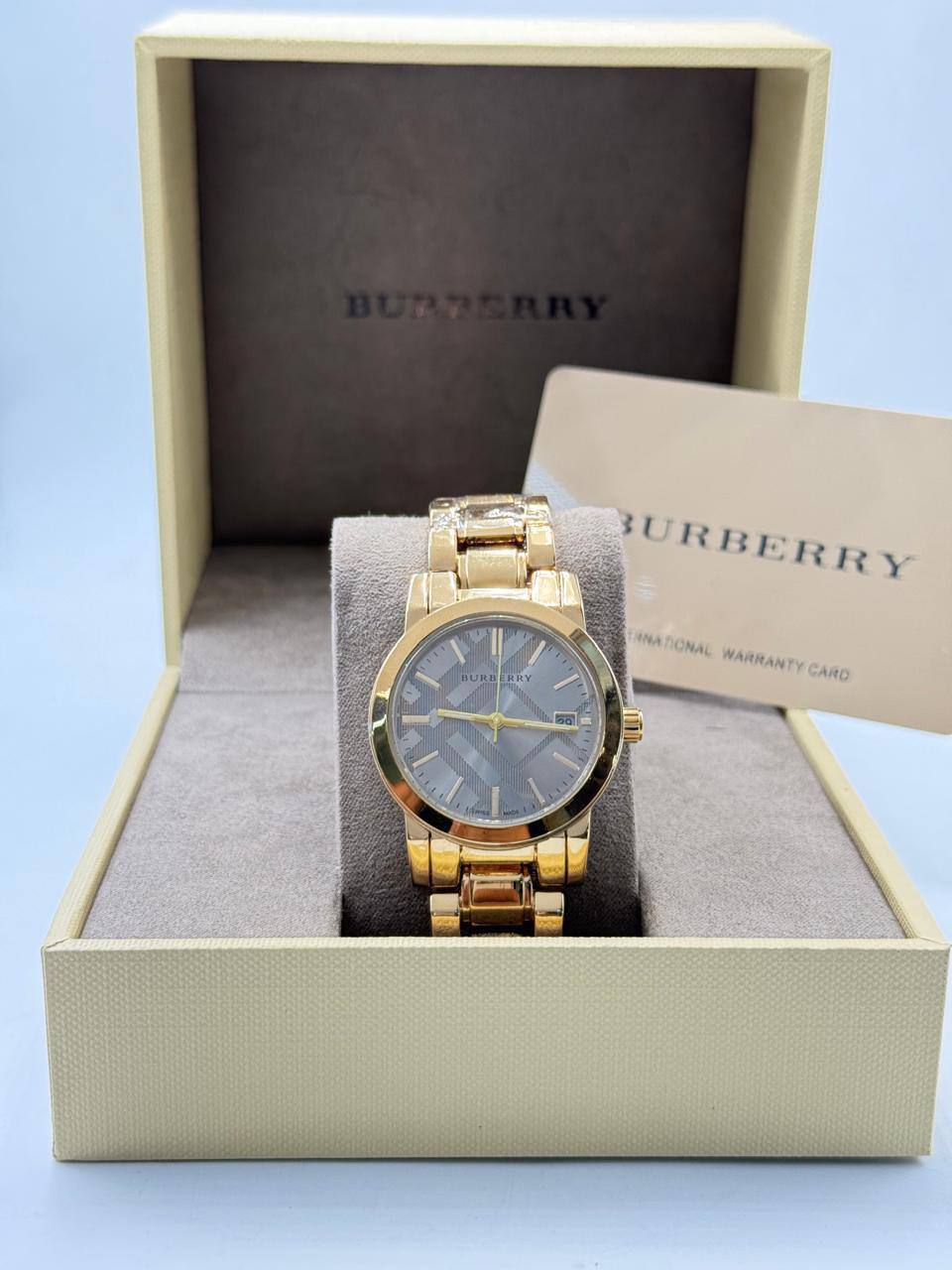 Burberry Ladies 
55 dhs❣️

Zain08
♥️♥️♥️