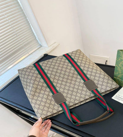 GUCCI 
COPY ONE RESTOCK 
160 dhs🪙🖤

Zain39
♥️♥️♥️