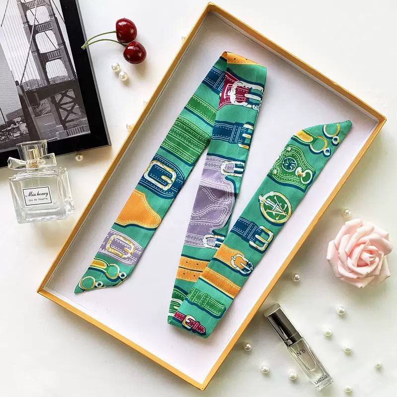 New Arrival
Scarf ties/Bag Tie🔥🔥
Master quality 
Size : 90cm *5cm 
20 dhs✅

Zain243
♥️♥️♥️
