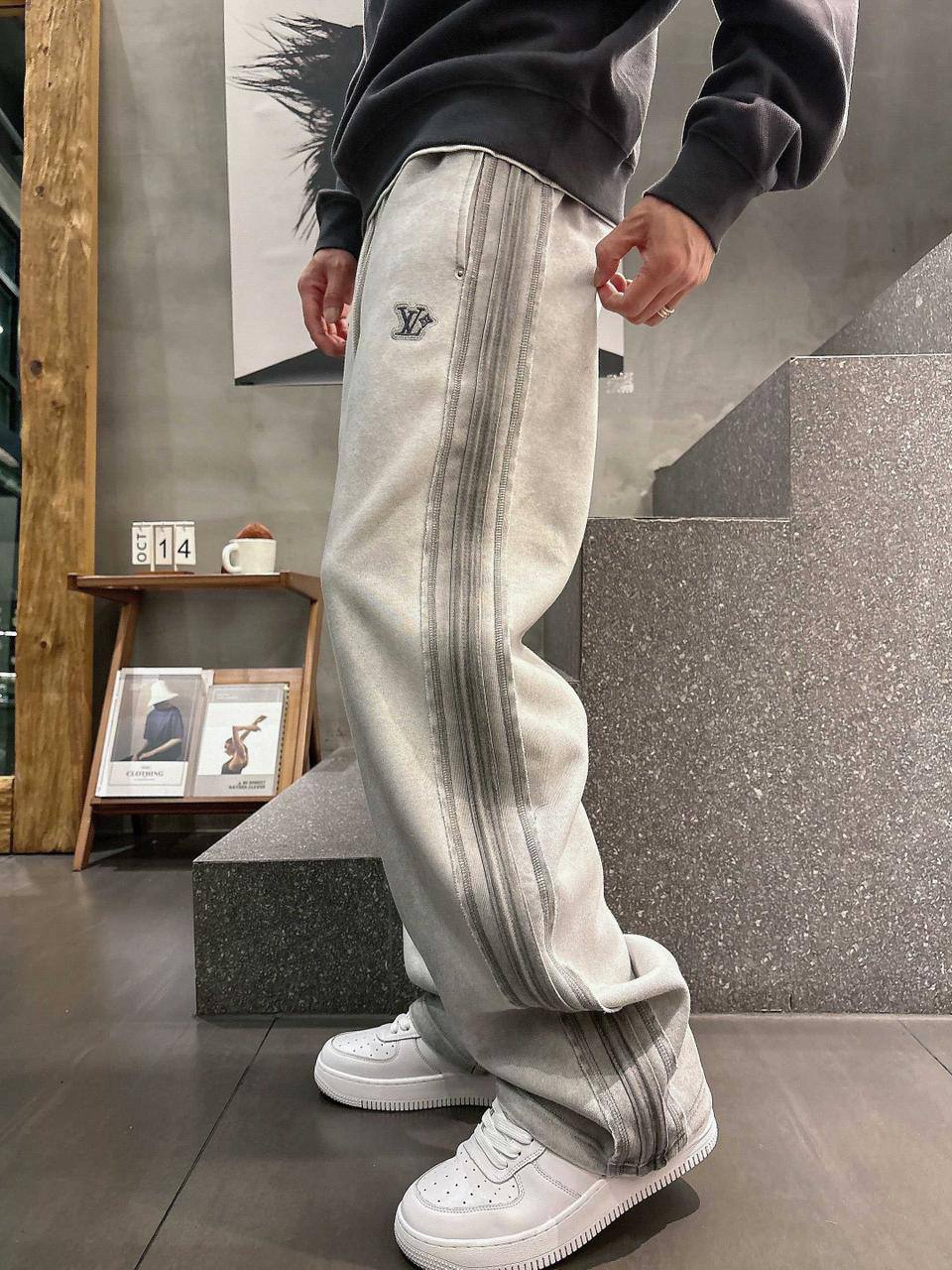 *NEW BALENCIAGA*
*♕ 𝐒𝐔𝐏𝐄𝐑 𝐌𝐀𝐒𝐓𝐄𝐑 ♕*
*SIZE: M,L,XL,XXL,XXXL*
300 dhs🪙💚

Zain227
♥️♥️♥️