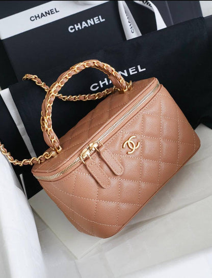 Chanel ✨💕✨
New collection ✨✨✨
SuperMaster Quality 🔥🔥
Available Now ❤️❤️❤️
For Price 👇 WTSP Text Zain 0568585901

Zain252
♥️♥️♥️