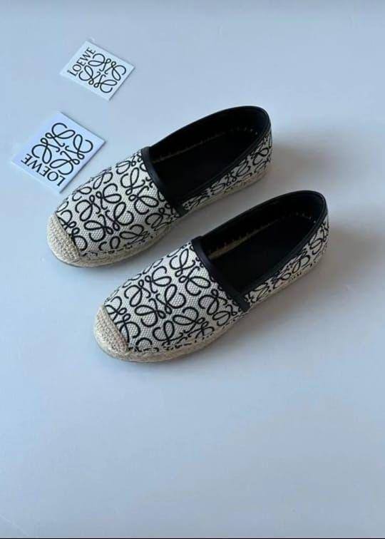 Loewe
Size:36 to 42
110 dhs✅

Zain241
♥️♥️♥️